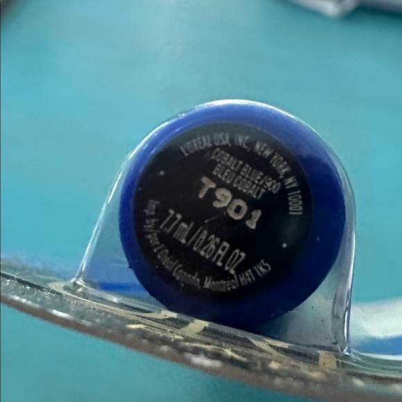 NWT L’Oréal Voluminous Mascara 900 Cobalt Blue - Picture 4 of 5